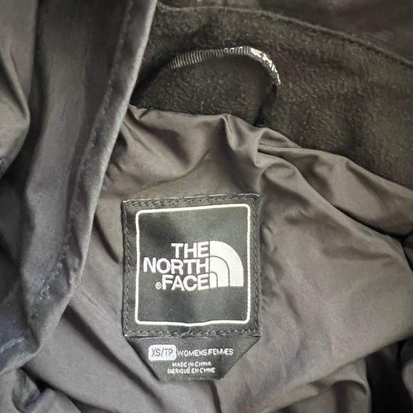 North Face Raincoat - Picture 3 of 7